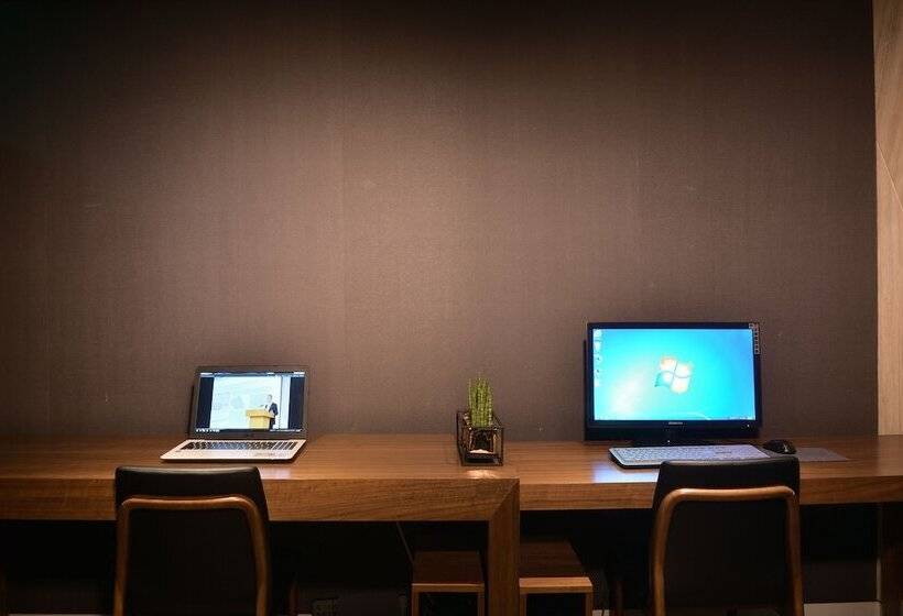 호텔 Golden Business