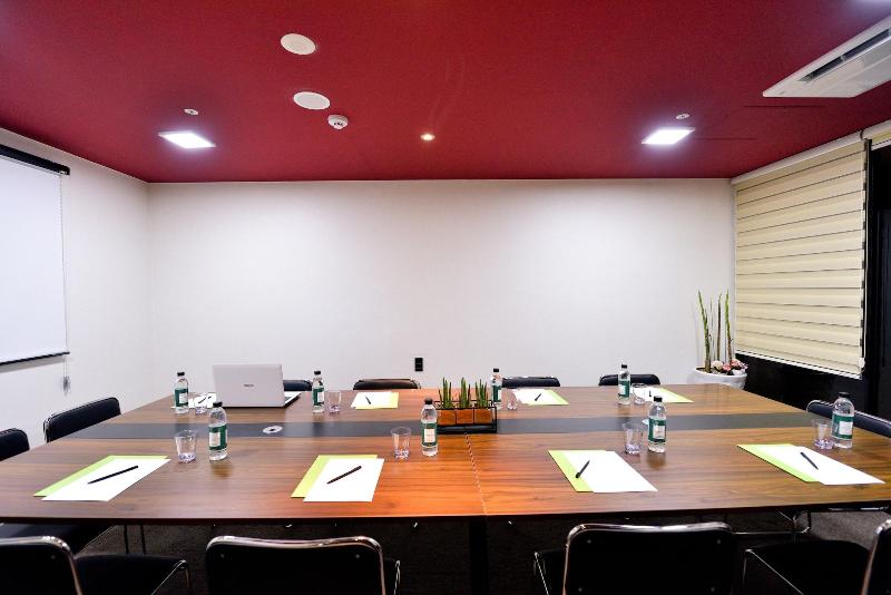 호텔 Golden Business