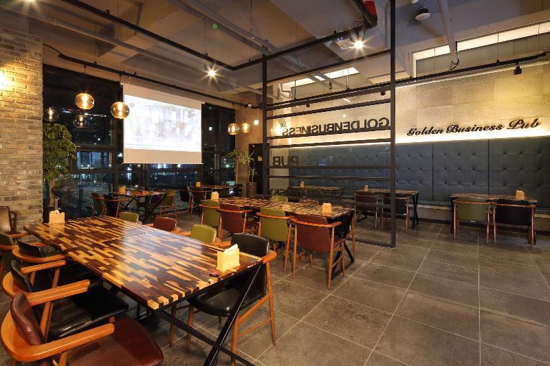 호텔 Golden Business