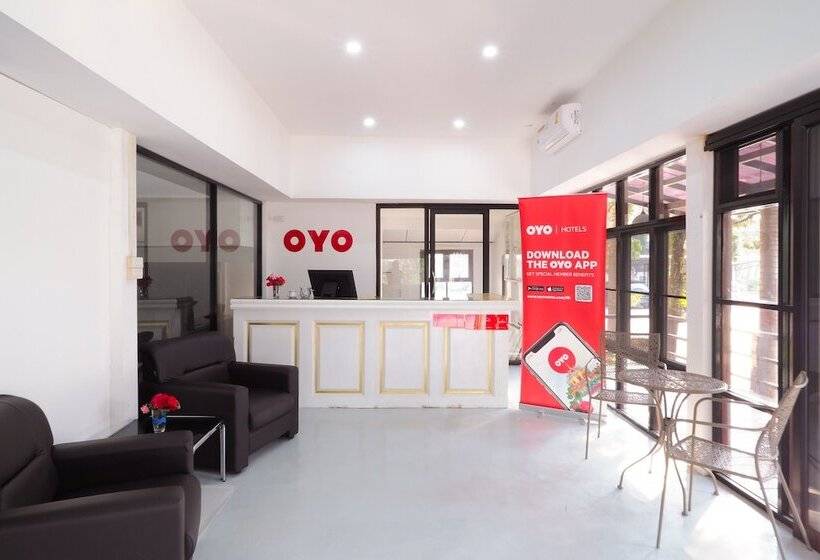 Отель Goldenville Villa