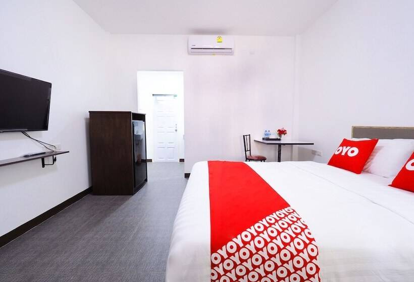 Отель Goldenville Villa