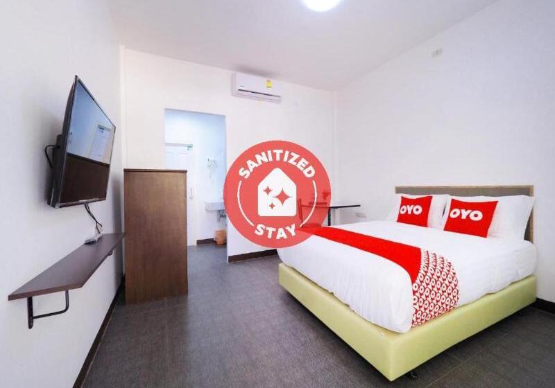 Отель Goldenville Villa