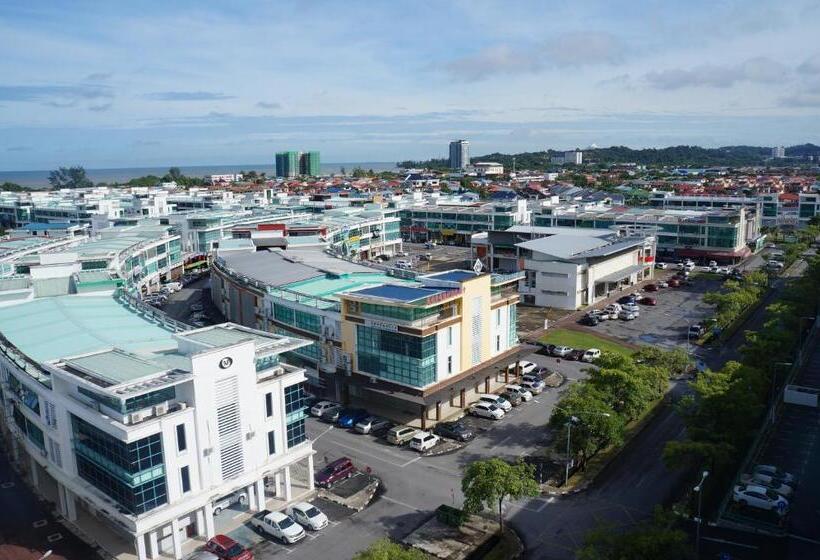 Greens Hotel & Suites