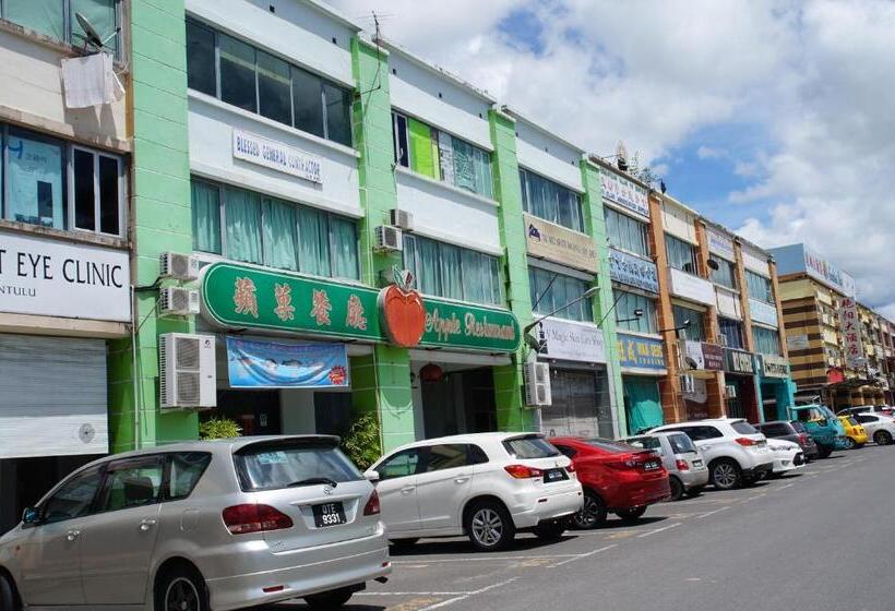 Greens Hotel & Suites