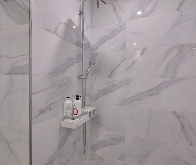 فندق Gwangju Madrid