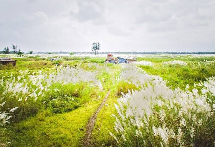 هتل Hoi An Hideaway Villa