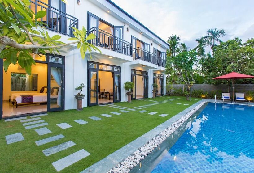 هتل Hoi An Hideaway Villa
