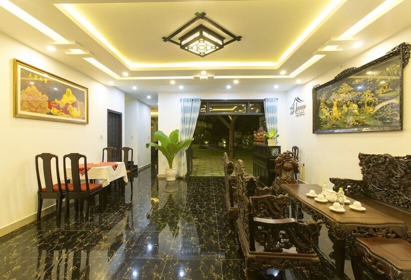 هتل Hoi An Hideaway Villa