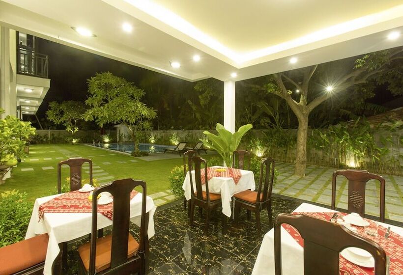 هتل Hoi An Hideaway Villa