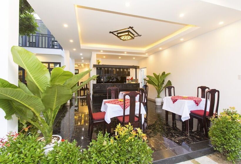 هتل Hoi An Hideaway Villa