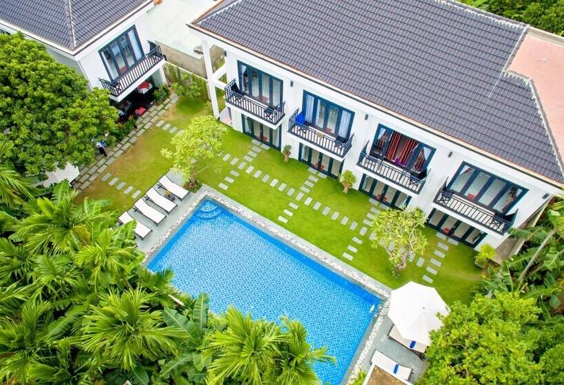 هتل Hoi An Hideaway Villa