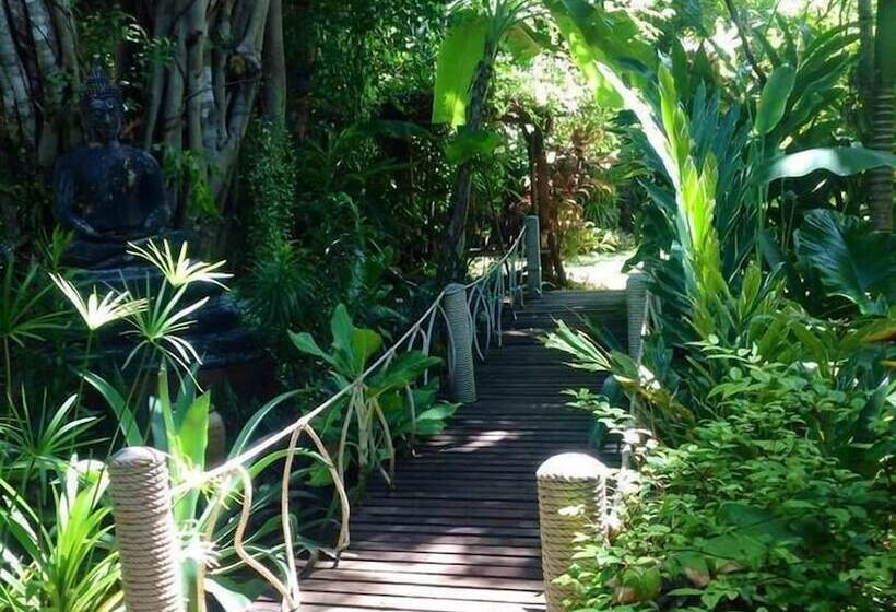 בית מלון כפרי Jungle Bay Resort