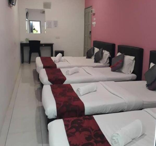 בית מלון כפרי Max Ferringhi