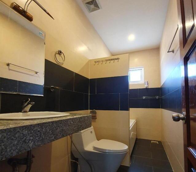 هتل Mayfair Valley