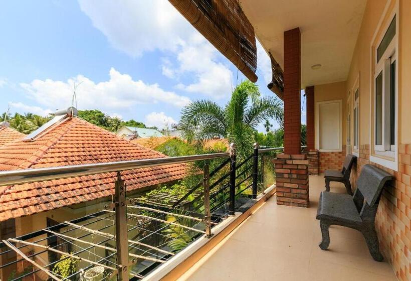 هتل Mayfair Valley