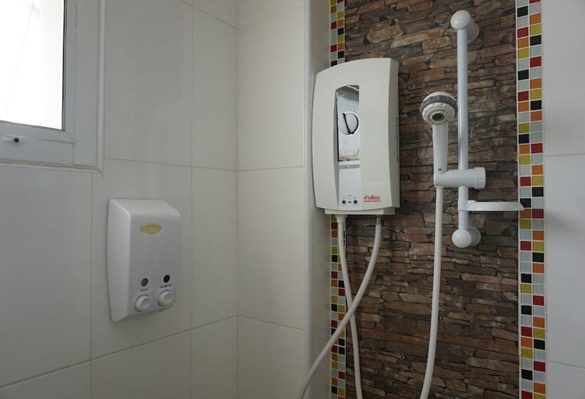 호텔 Mt Place Sakon Nakhon