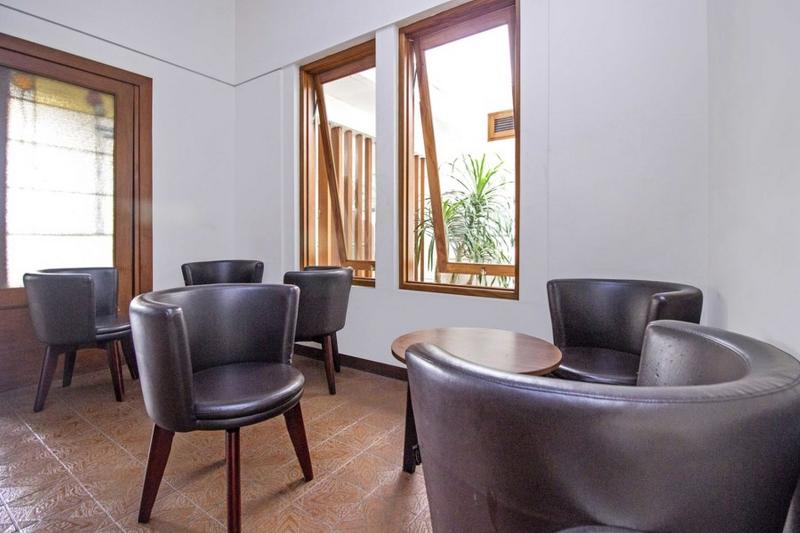 ホテル Residences By Reddoorz Near Rumah Mode