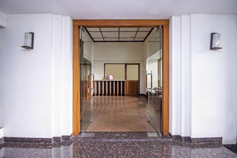 ホテル Residences By Reddoorz Near Rumah Mode