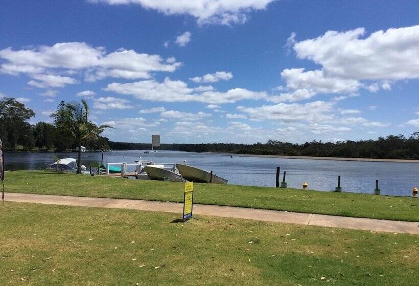 בית מלון כפרי Riviera Caravan Park