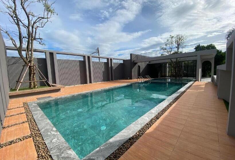 בית מלון כפרי Seree Grand Resort