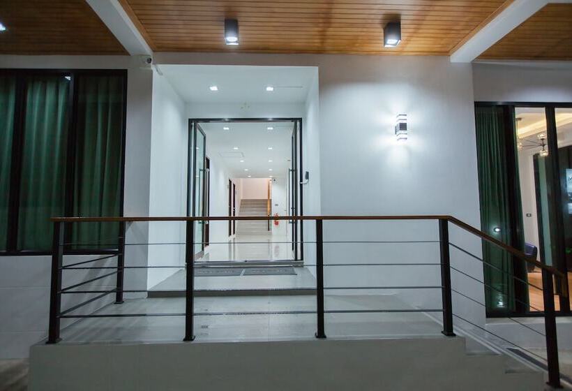 ホテル Thamm Residence