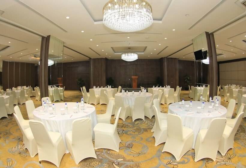 هتل The Crystal Luxury Bay Resort Nusa Dua