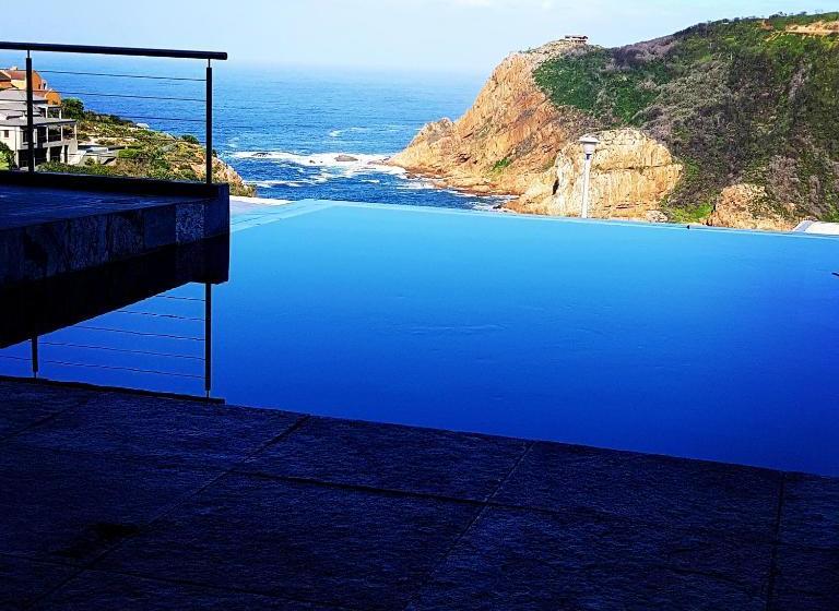 هتل The Mount Knysna