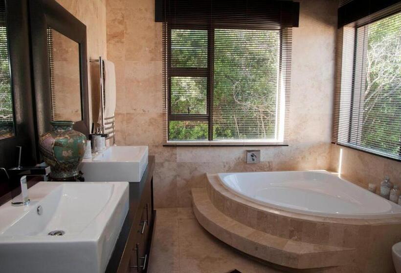 هتل The Mount Knysna