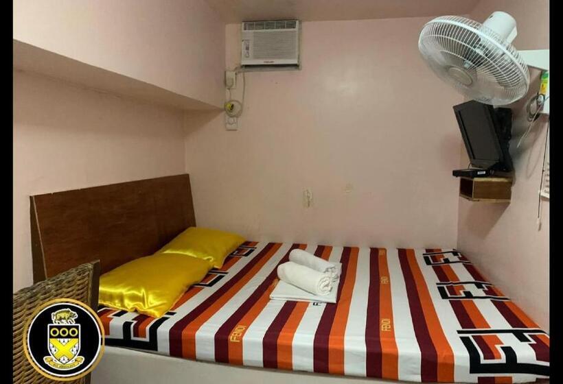 בית מלון כפרי White Knights Dumaguete