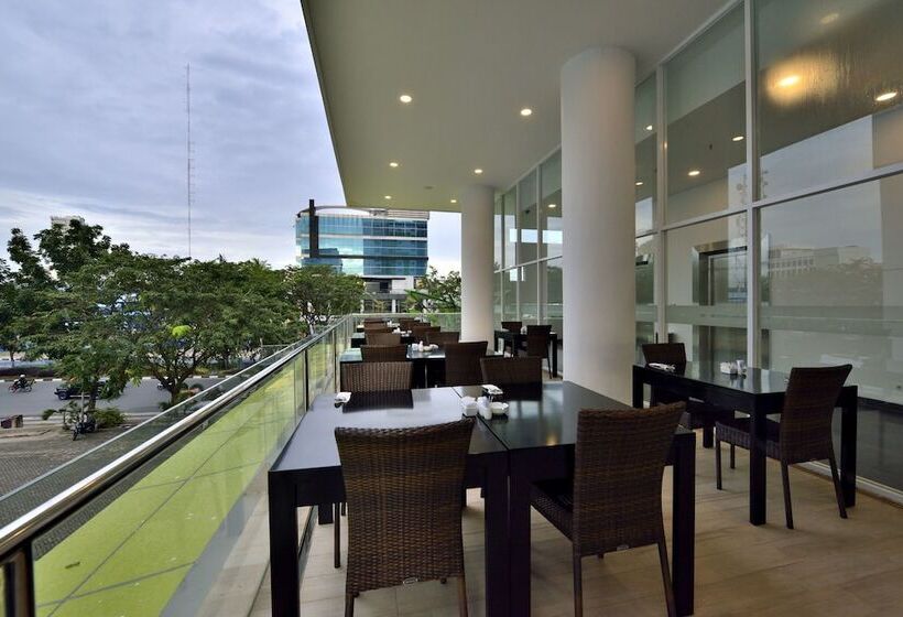 Whiz Hotel Sudirman Pekanbaru