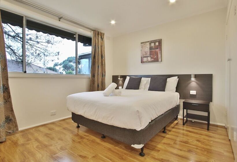 Ivy Units Glen Waverley