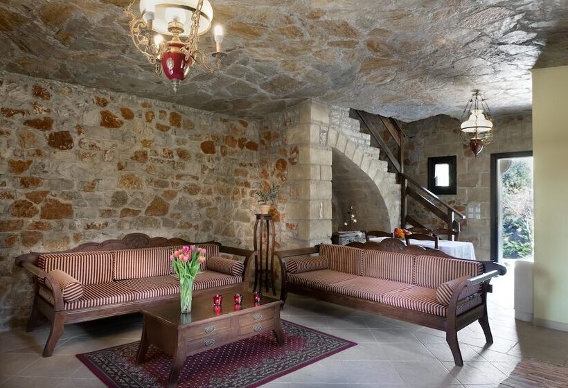 Klymeni Traditional Homes