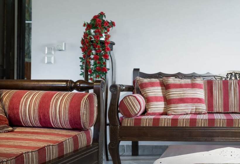 Klymeni Traditional Homes