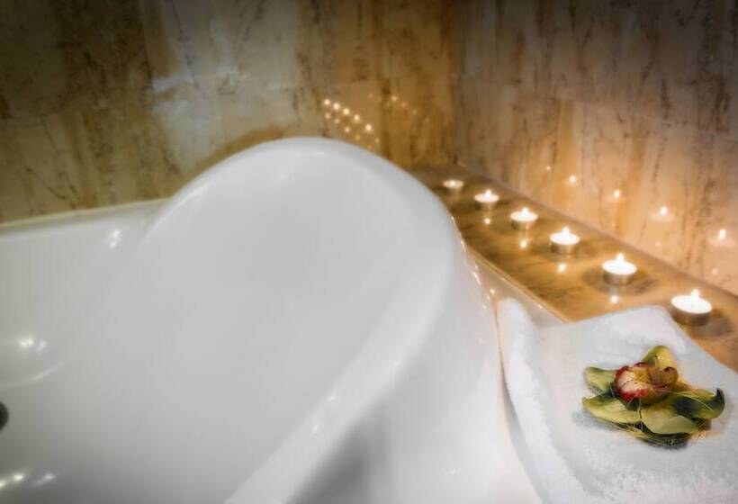 Klymeni Traditional Homes