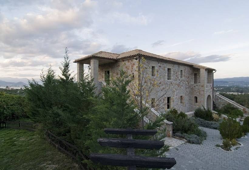 Klymeni Traditional Homes