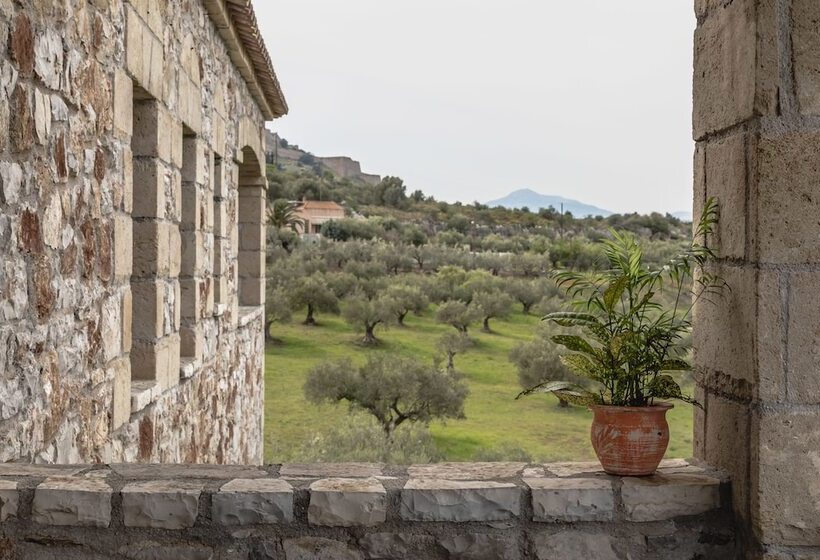 Klymeni Traditional Homes