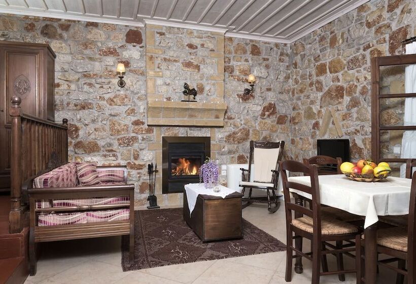 Klymeni Traditional Homes