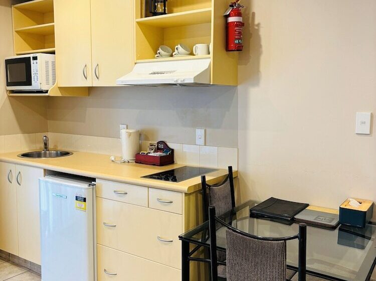 모텔 Southgate Motor Inn