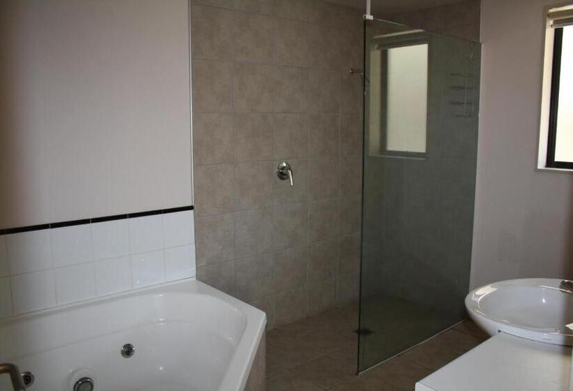 모텔 Southgate Motor Inn