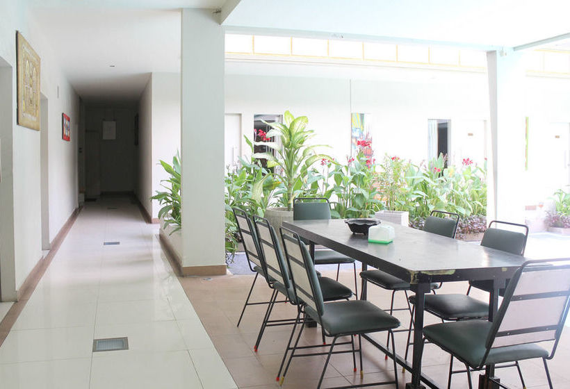 Пансион Airy Mataram Cakranegara Bangau Lombok