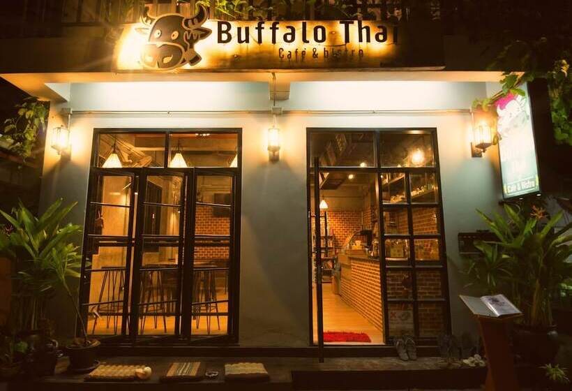 بنسيون Buffalo Thai Cafe & Bistro