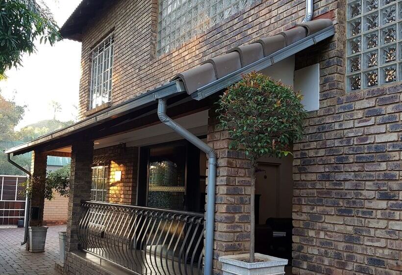 פנסיון Falling Feather Inn