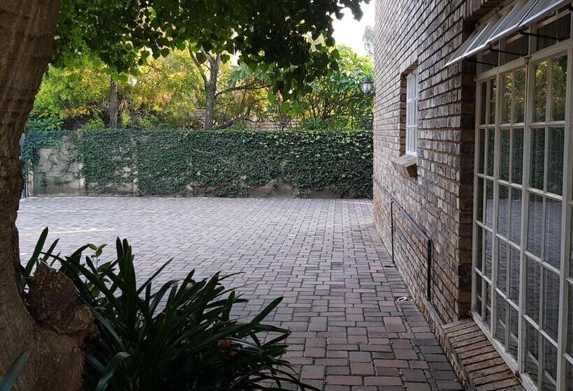 פנסיון Falling Feather Inn