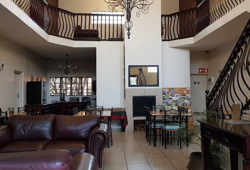 פנסיון Falling Feather Inn