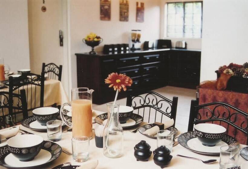 פנסיון Falling Feather Inn