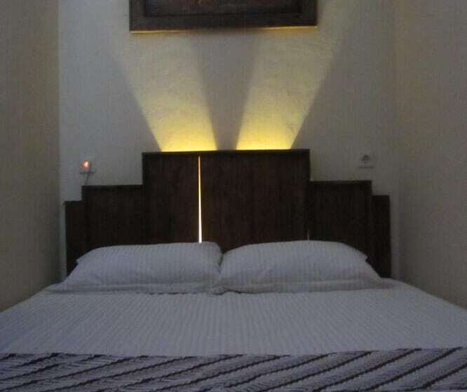 بنسيون Larasati Guest House