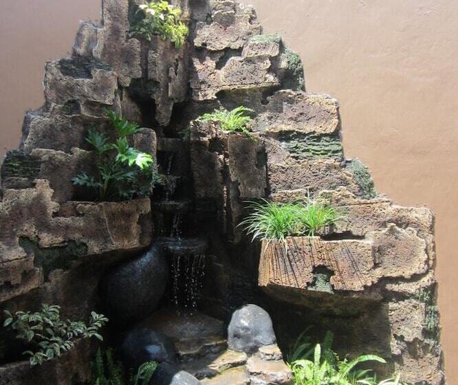 بنسيون Larasati Guest House