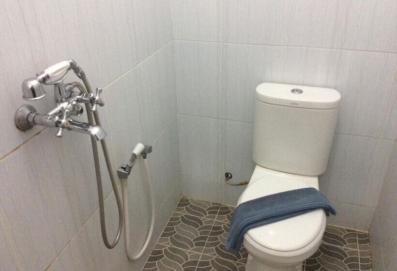 پانسیون Larasati Guest House