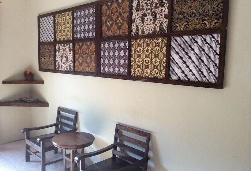 پانسیون Larasati Guest House