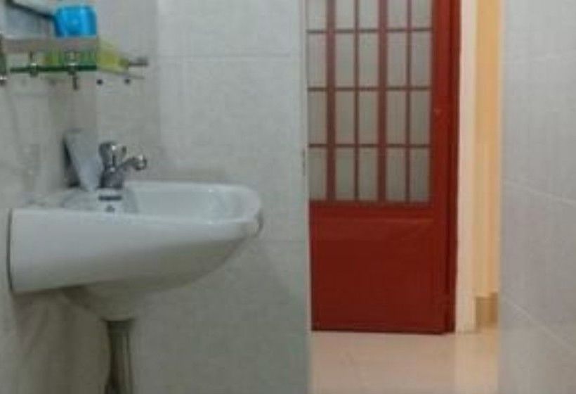 펜션 Reaksmey Meanrith Guesthouse And Residence